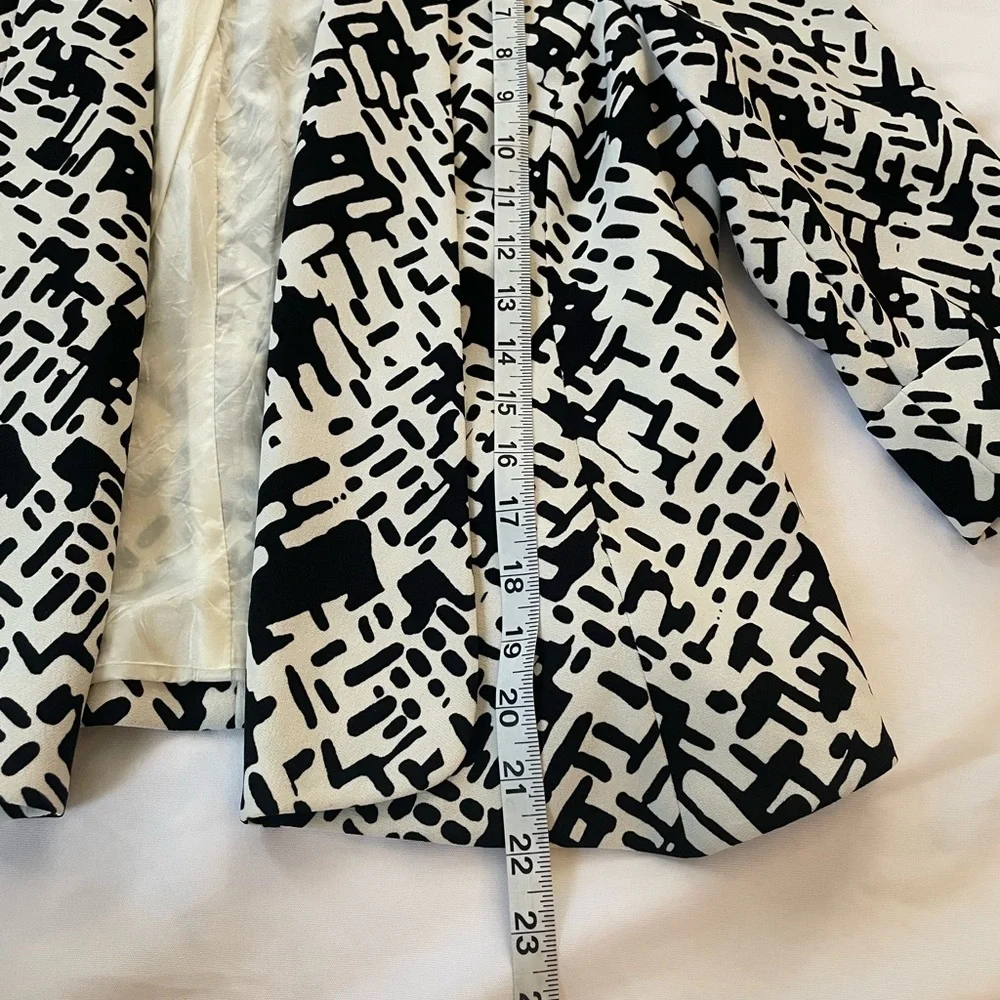 Kasper Black/White Sleeveless Dress w/Abstract Matching Jacket, Size‎ 2P and 4P